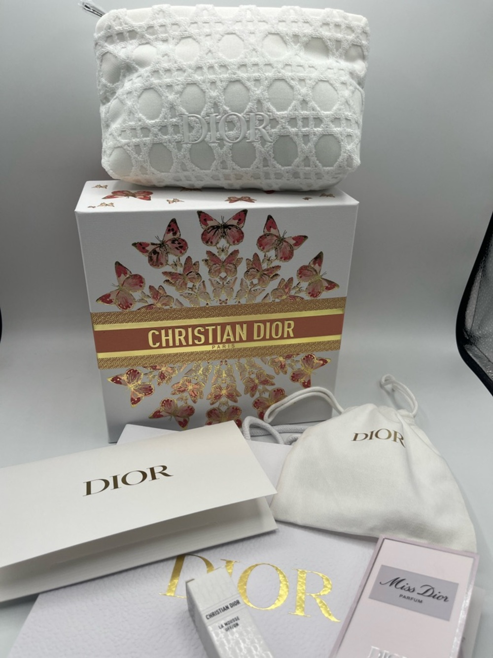 Dior Toiletries and Cosmetic Pouch Box Pouch Samples and Shopping Bag - Picture 2 of 11